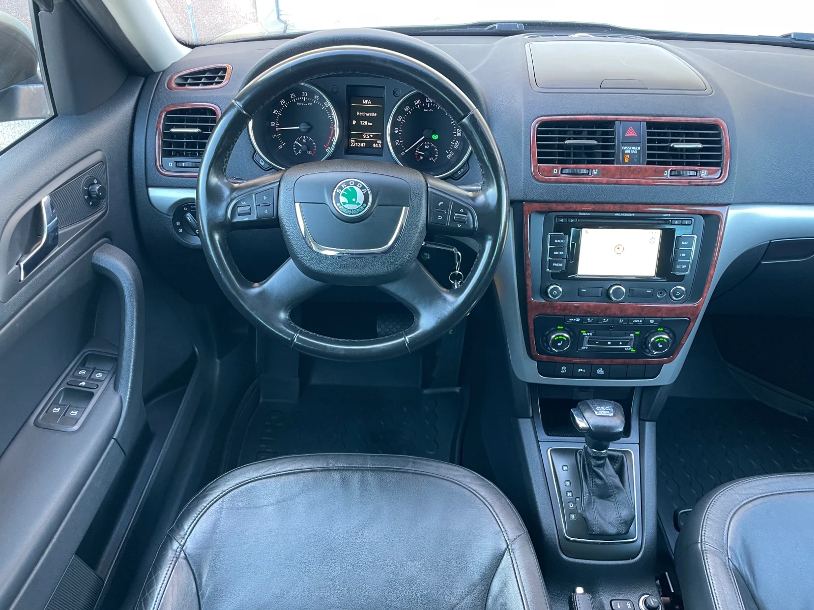 Skoda Yeti 2.0TDI 140к.с. 4х4 FULL ГЕРМАНИЯ, снимка 10 - Автомобили и джипове - 53776215