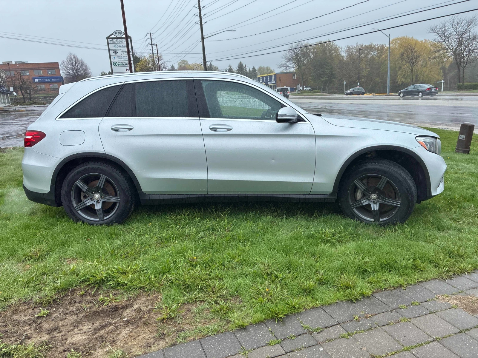 Mercedes-Benz GLC 300 ПАНОРАМА * 2 КЛЮЧА * CARFAX * АВТО КРЕДИТ * , снимка 4 - Автомобили и джипове - 54768022