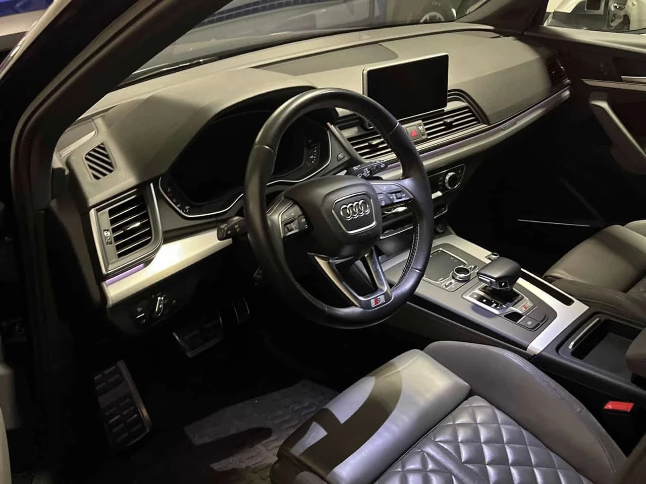 Audi SQ5 * Technik * CARFAX * ЦЕНА ДО БГ, снимка 6 - Автомобили и джипове - 55470747