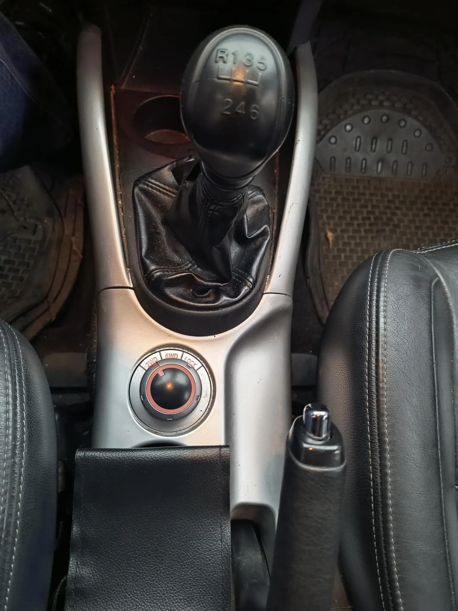 Peugeot 4007, снимка 10 - Автомобили и джипове - 55636606