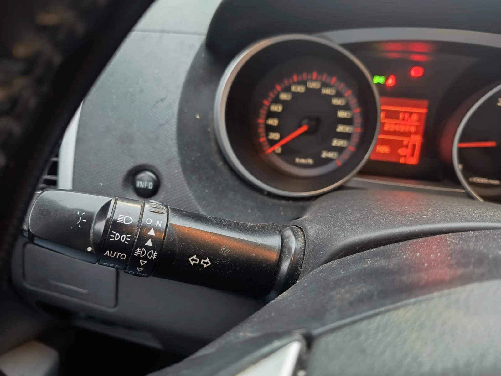 Peugeot 4007, снимка 11 - Автомобили и джипове - 55636606