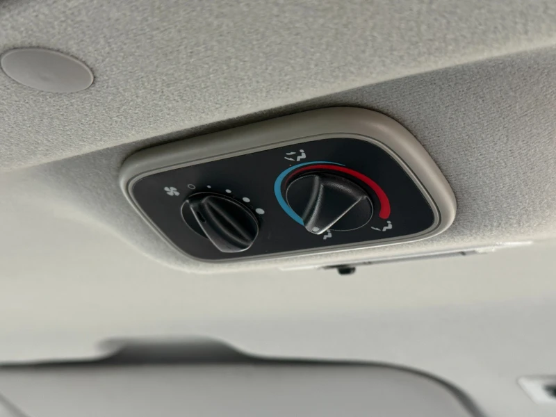 Ford Transit (8+ 1)2.2 TDCi FT 300 L Trend, снимка 10 - Бусове и автобуси - 51960063