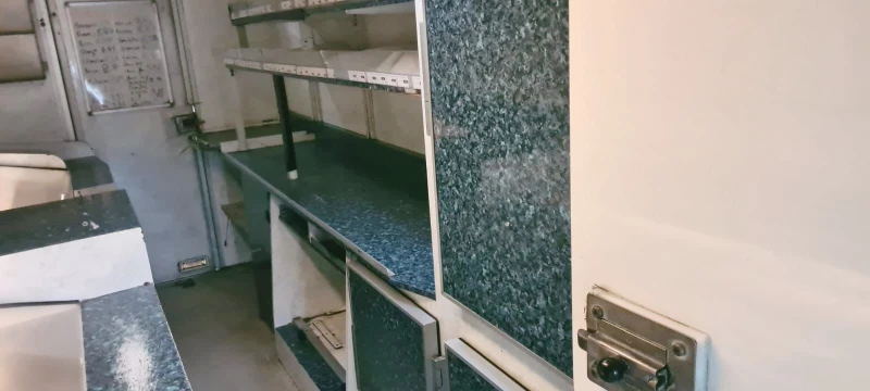 Iveco Daily КЕМПЕР ЗА БЪРЗО ХРАНЕНЕ 2.3 jtd  35C12 , снимка 7 - Бусове и автобуси - 52128524