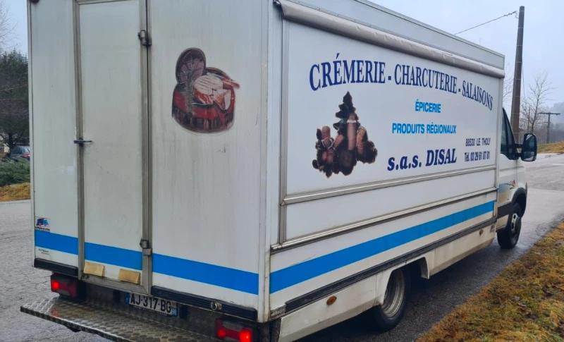 Iveco Daily КЕМПЕР ЗА БЪРЗО ХРАНЕНЕ 2.3 jtd  35C12 , снимка 3 - Бусове и автобуси - 52128524