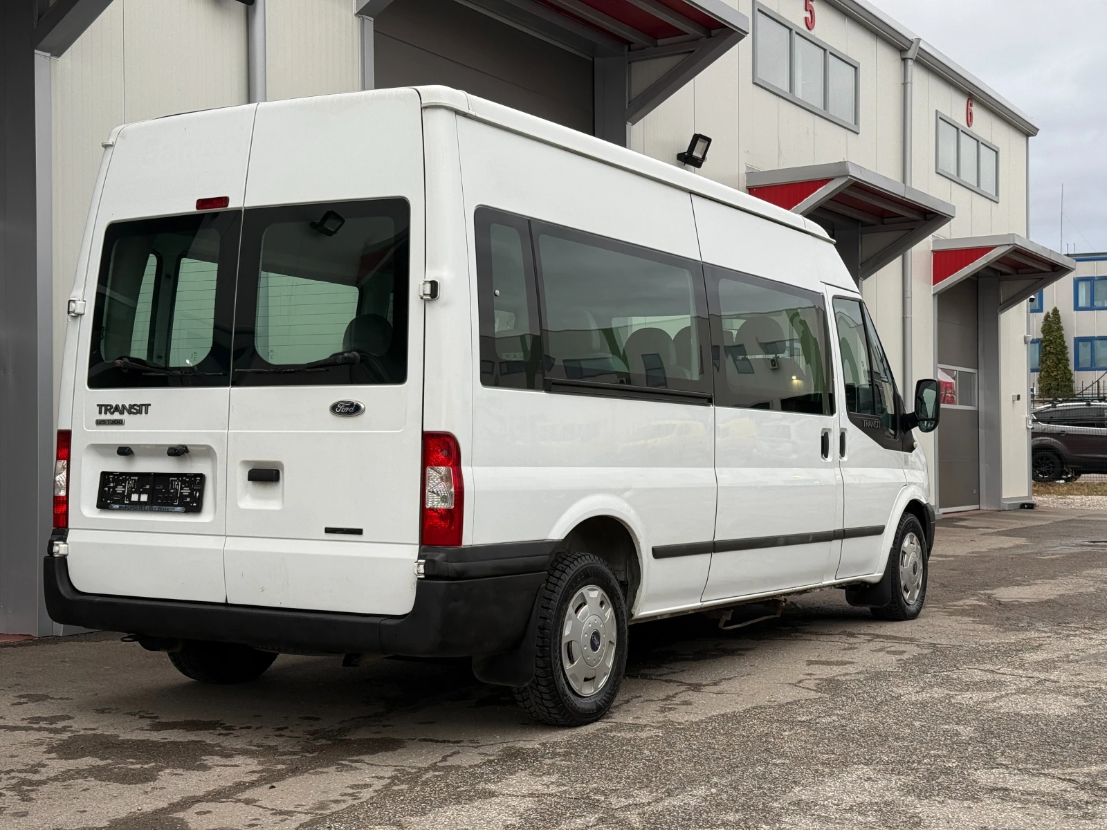 Ford Transit (8+ 1)2.2 TDCi FT 300 L Trend - изображение 5