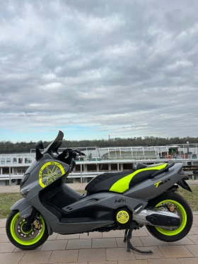  Yamaha T-max