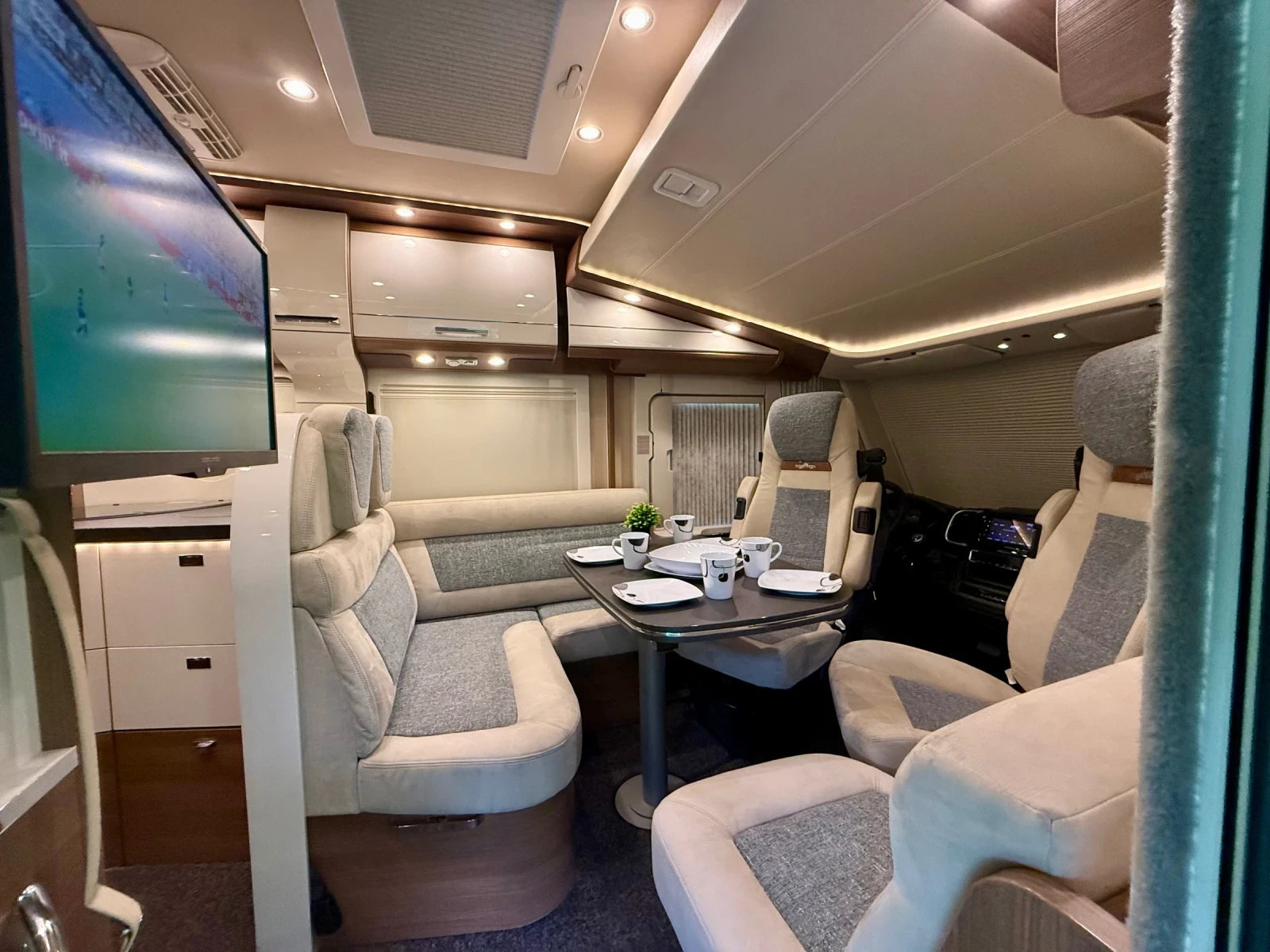 ������ Carthago C-Tourer 144* 3.5�.* � ���������* TV* K�������*  | Mobile.bg � ����������� 4