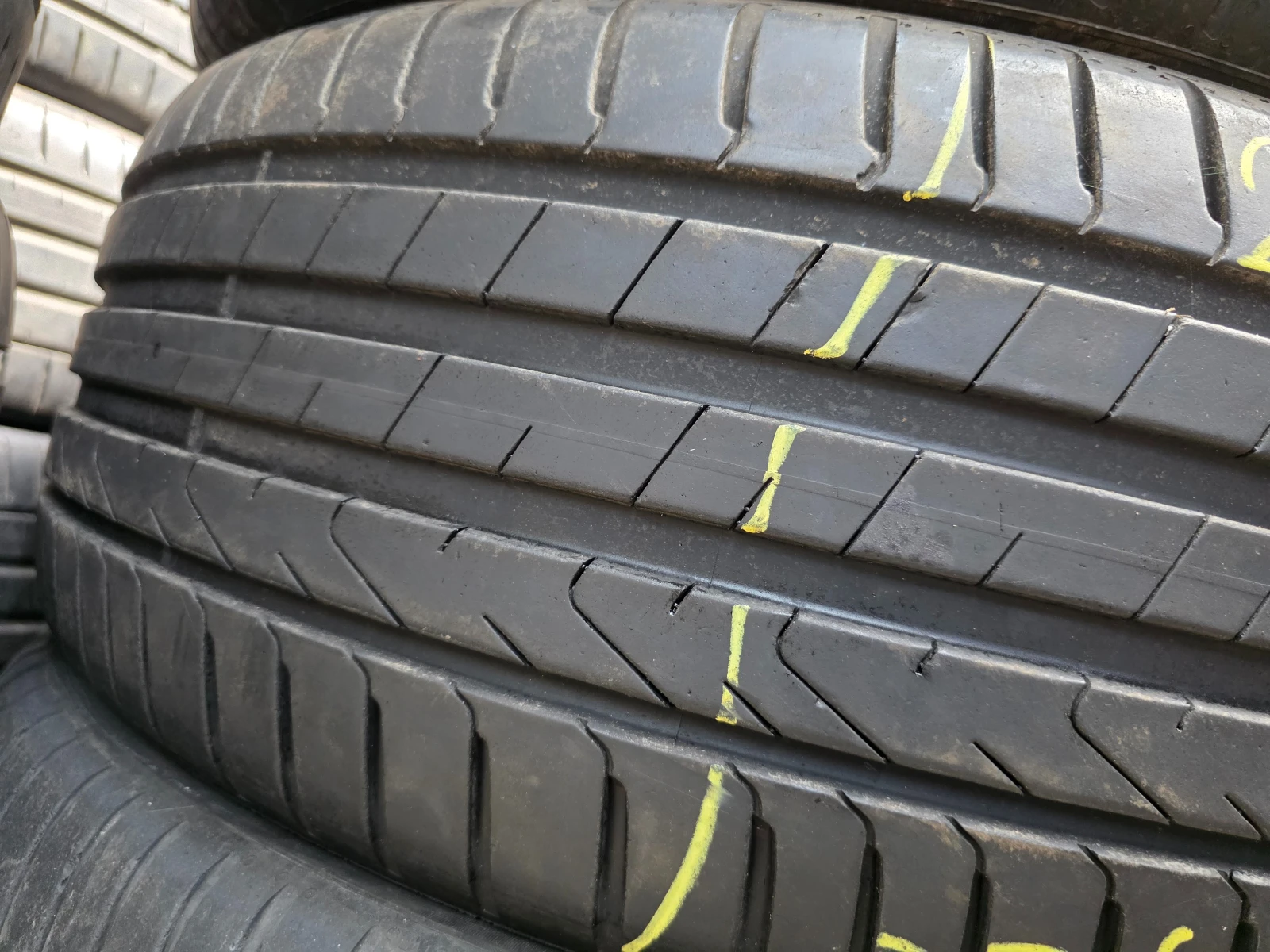 Гуми Летни 235/55R19, снимка 4 - Гуми и джанти - 55478974