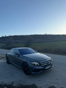 Mercedes-Benz E 220, снимка 1