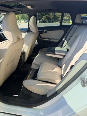 Volvo V60 2.4D5 Twin Engine Plug-in Hybrid AWD, снимка 12
