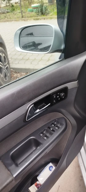 VW Touran 2.0 TDi , снимка 9