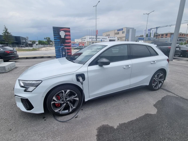 Audi A3 Plug-In Hybrid S Tronic, снимка 5 - Автомобили и джипове - 47276552