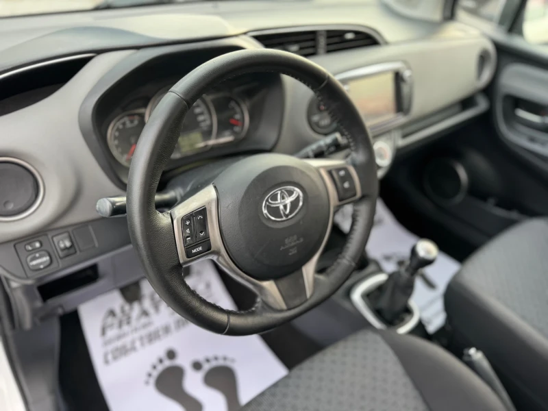 Toyota Yaris 1.4d FACELIFT CAMERA* NAVI СОБСТВЕН ЛИЗИНГ* БАРТЕР, снимка 12 - Автомобили и джипове - 48790665