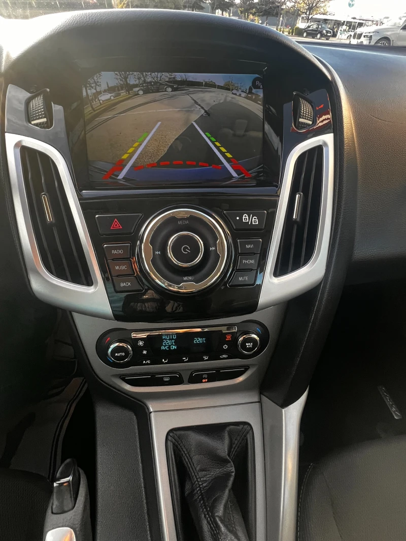 Ford Focus 1.0 100 кс , снимка 13 - Автомобили и джипове - 52875167