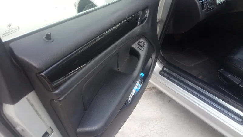 BMW 320, снимка 8 - Автомобили и джипове - 52705487