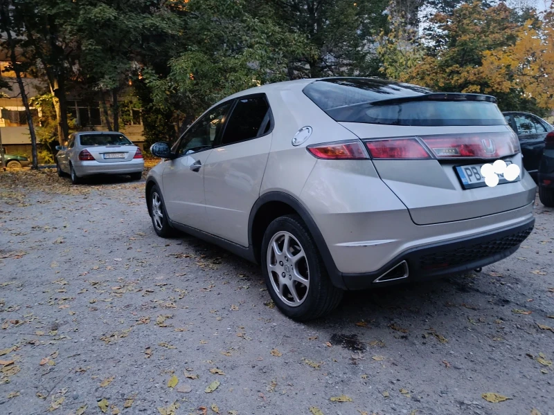 Honda Civic 8 gen 1.8 i-VTEC + ГАЗ Икономична и надеждна, снимка 5 - Автомобили и джипове - 52133823