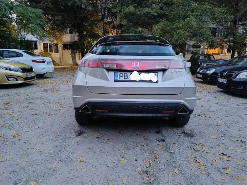 Honda Civic 8 gen 1.8 i-VTEC + ГАЗ Икономична и надеждна, снимка 4 - Автомобили и джипове - 52133823