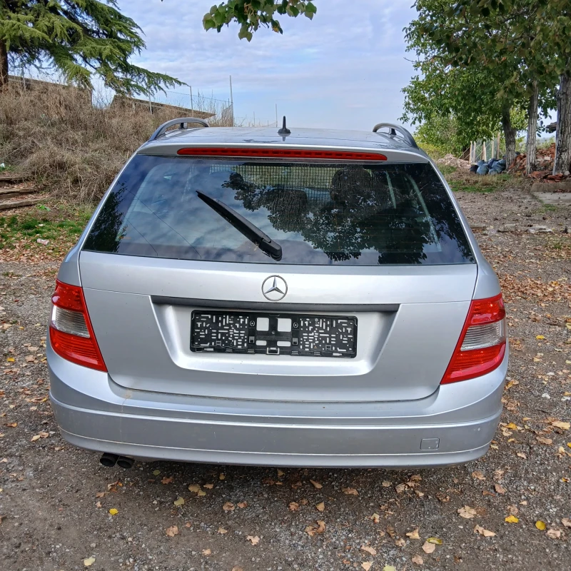 Mercedes-Benz C 220, снимка 4 - Автомобили и джипове - 52297850