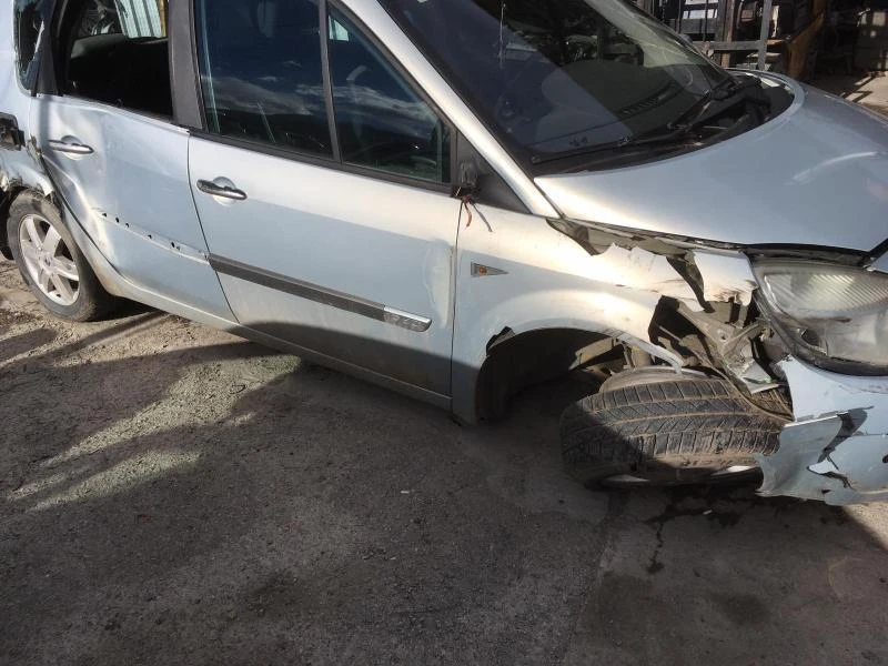 Renault Scenic 1.9 Tdi, снимка 3 - Автомобили и джипове - 35913880