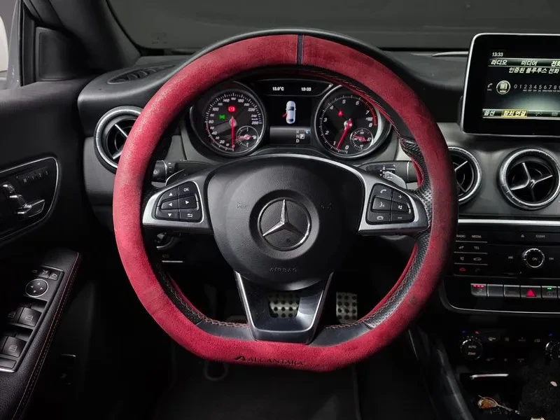 Mercedes-Benz CLA 2.5, снимка 13 - Автомобили и джипове - 54287776