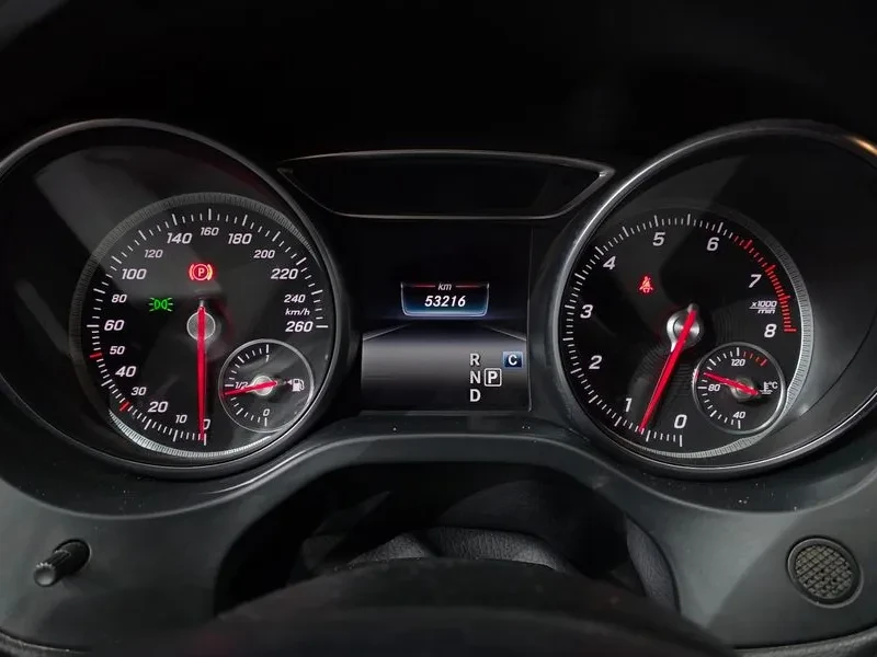 Mercedes-Benz CLA 2.5, снимка 8 - Автомобили и джипове - 54287776