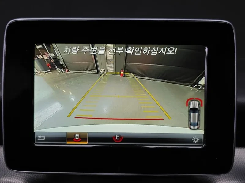 Mercedes-Benz CLA 2.5, снимка 15 - Автомобили и джипове - 54287776