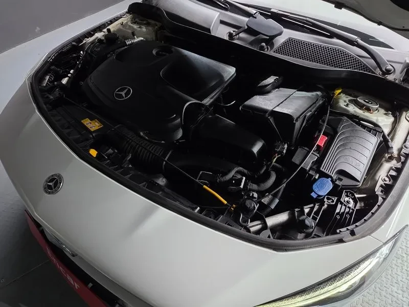 Mercedes-Benz CLA 2.5, снимка 6 - Автомобили и джипове - 54287776