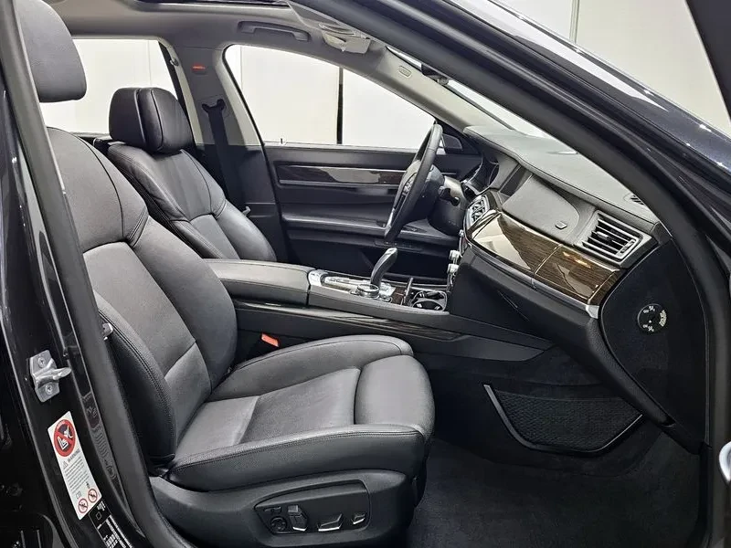 BMW 730, снимка 10 - Автомобили и джипове - 54600919