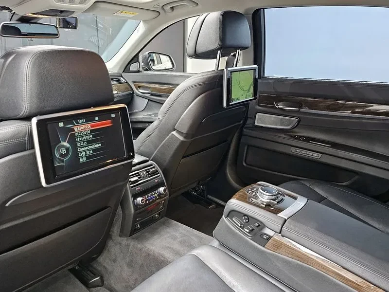BMW 730, снимка 17 - Автомобили и джипове - 54600919