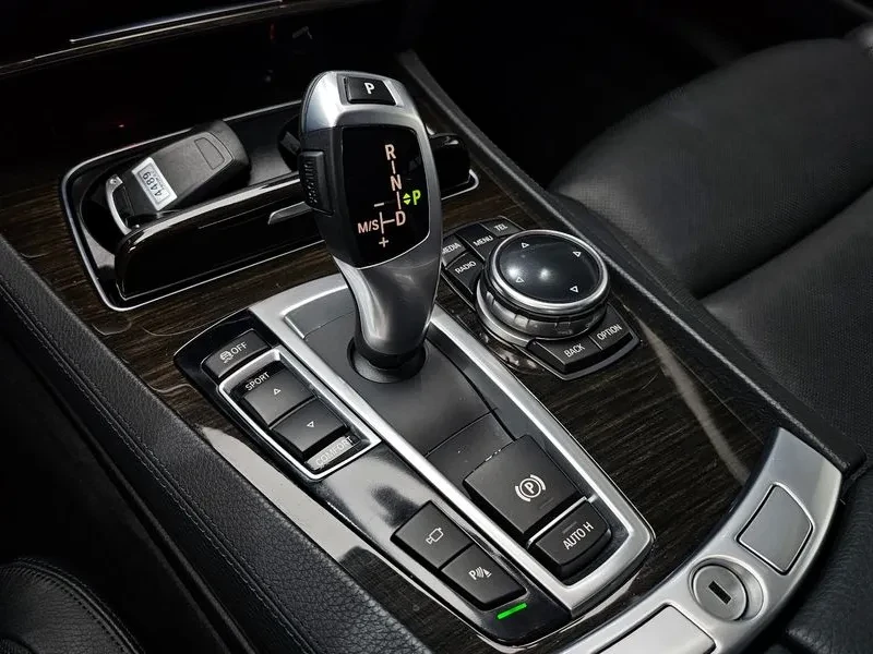 BMW 730, снимка 9 - Автомобили и джипове - 54600919