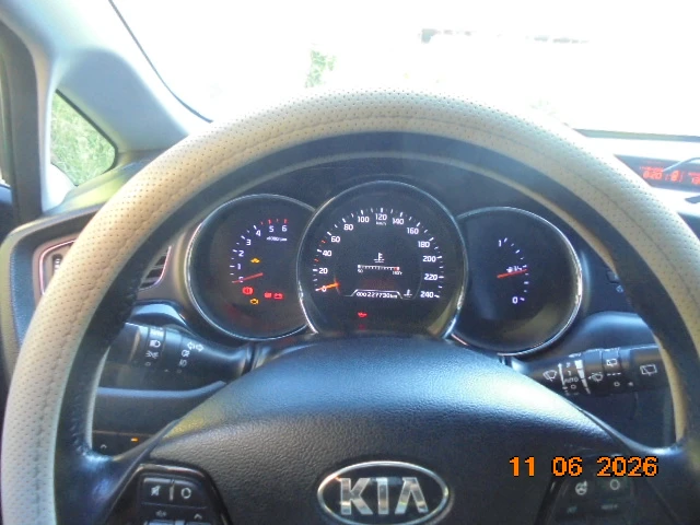Kia Ceed, снимка 5 - Автомобили и джипове - 54999701