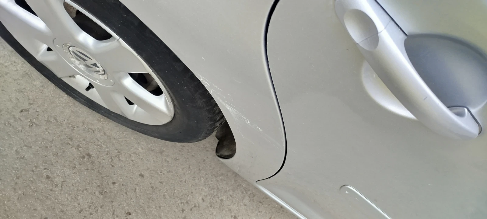 VW Touran 2.0 TDi  - изображение 4