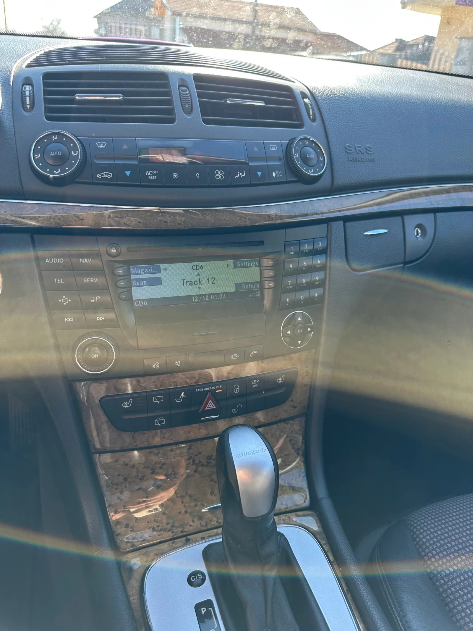 Mercedes-Benz E 320, снимка 10 - Автомобили и джипове - 53750224