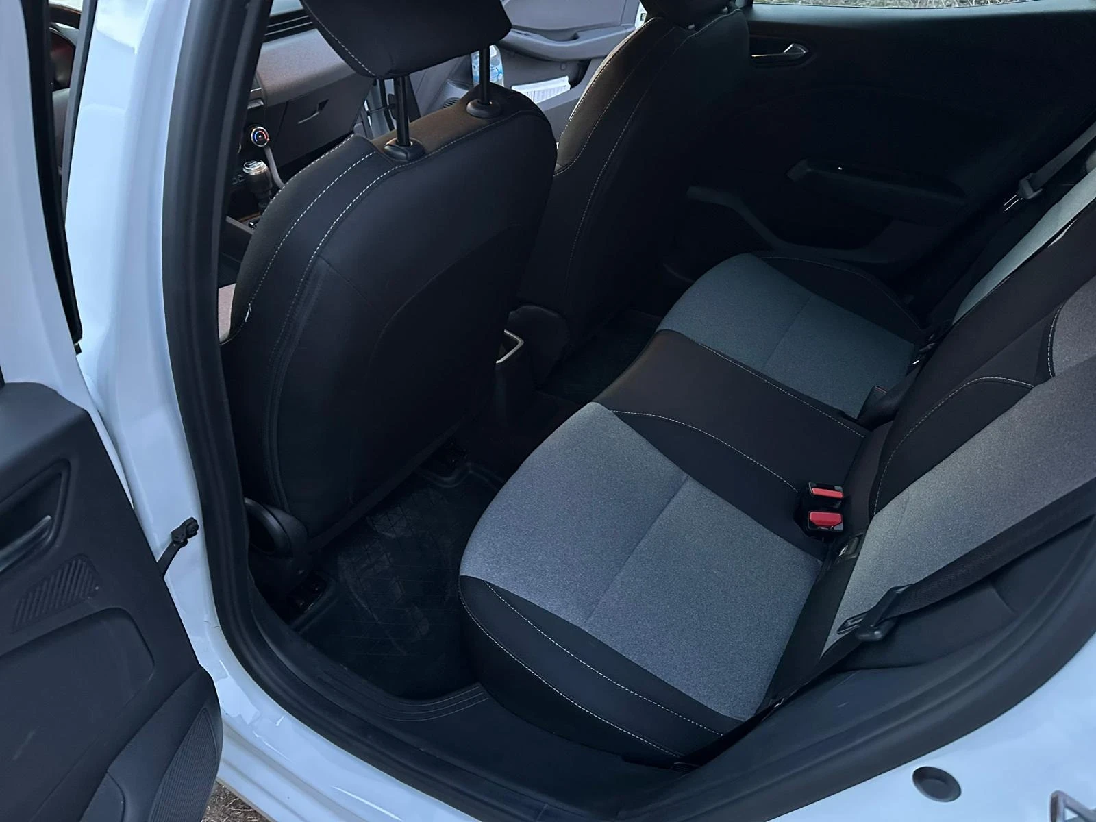 Renault Clio 5, снимка 11 - Автомобили и джипове - 53807204