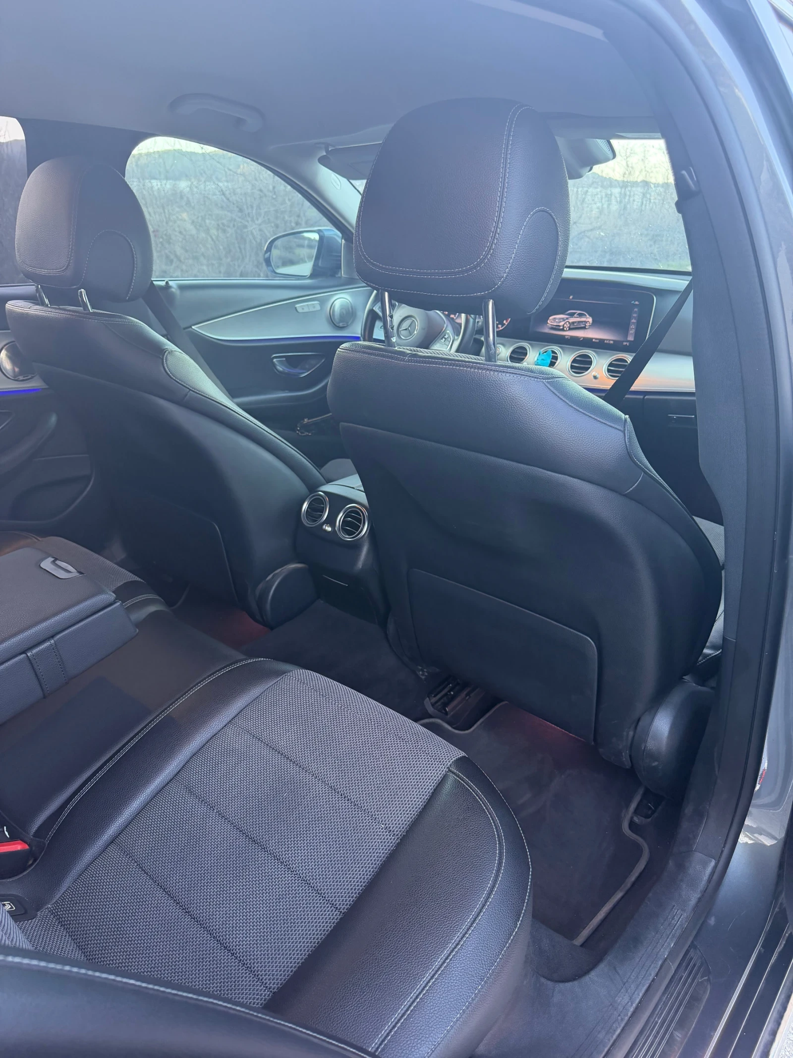 Mercedes-Benz E 220, снимка 9 - Автомобили и джипове - 53867309