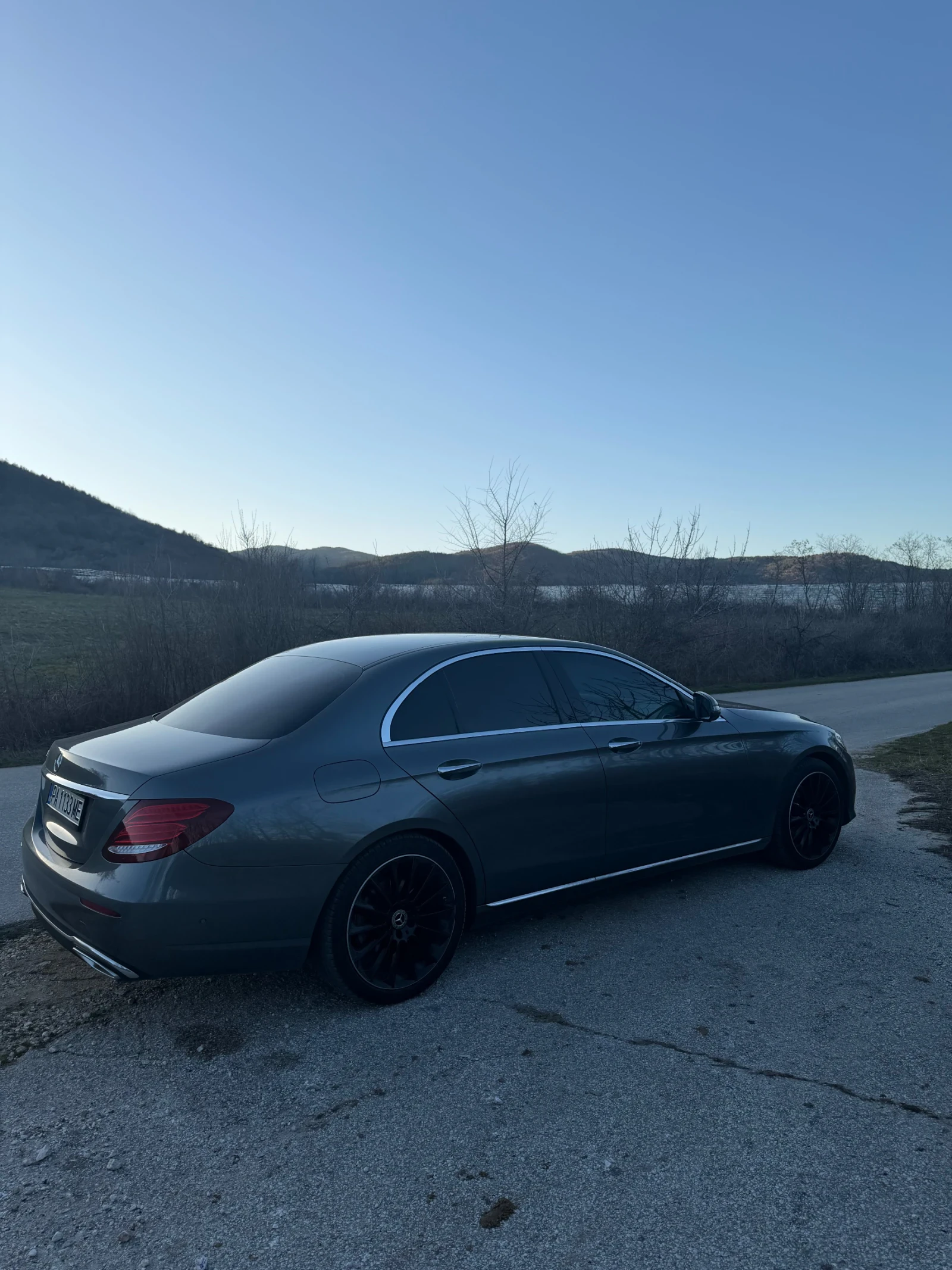 Mercedes-Benz E 220, снимка 5 - Автомобили и джипове - 53867309