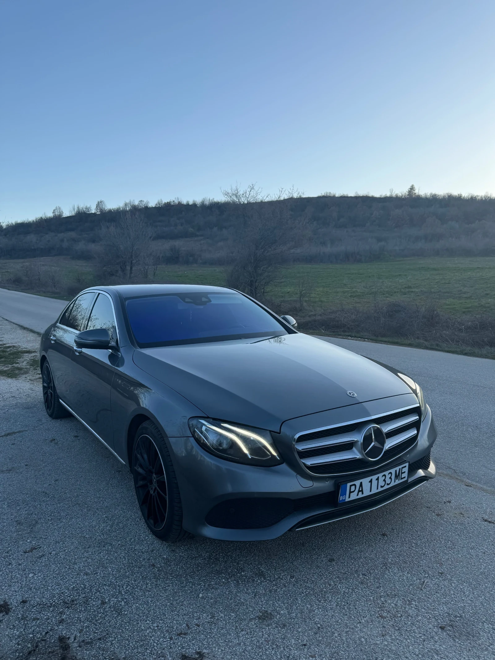 Mercedes-Benz E 220, снимка 2 - Автомобили и джипове - 53867309