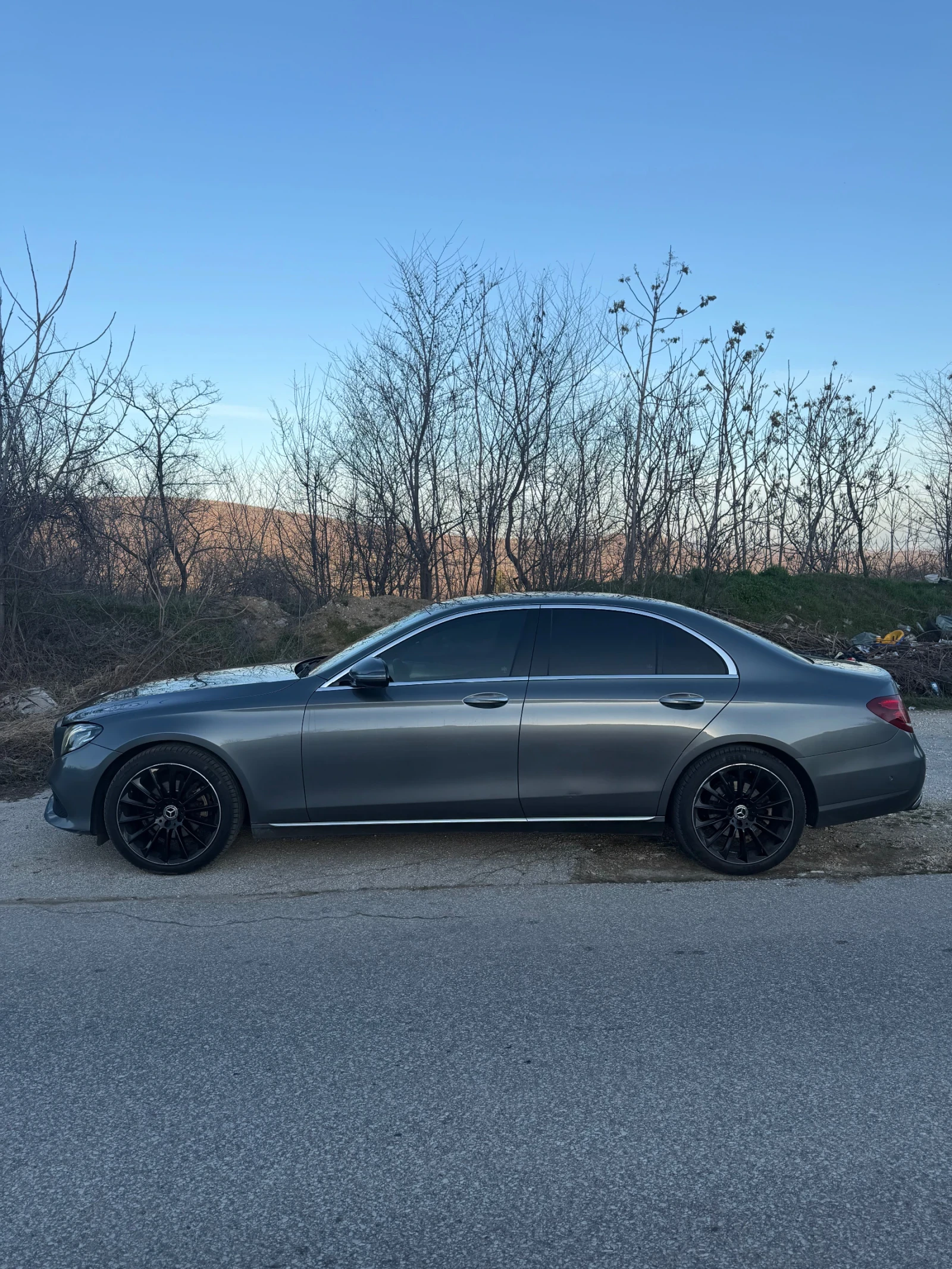 Mercedes-Benz E 220, снимка 4 - Автомобили и джипове - 53867309