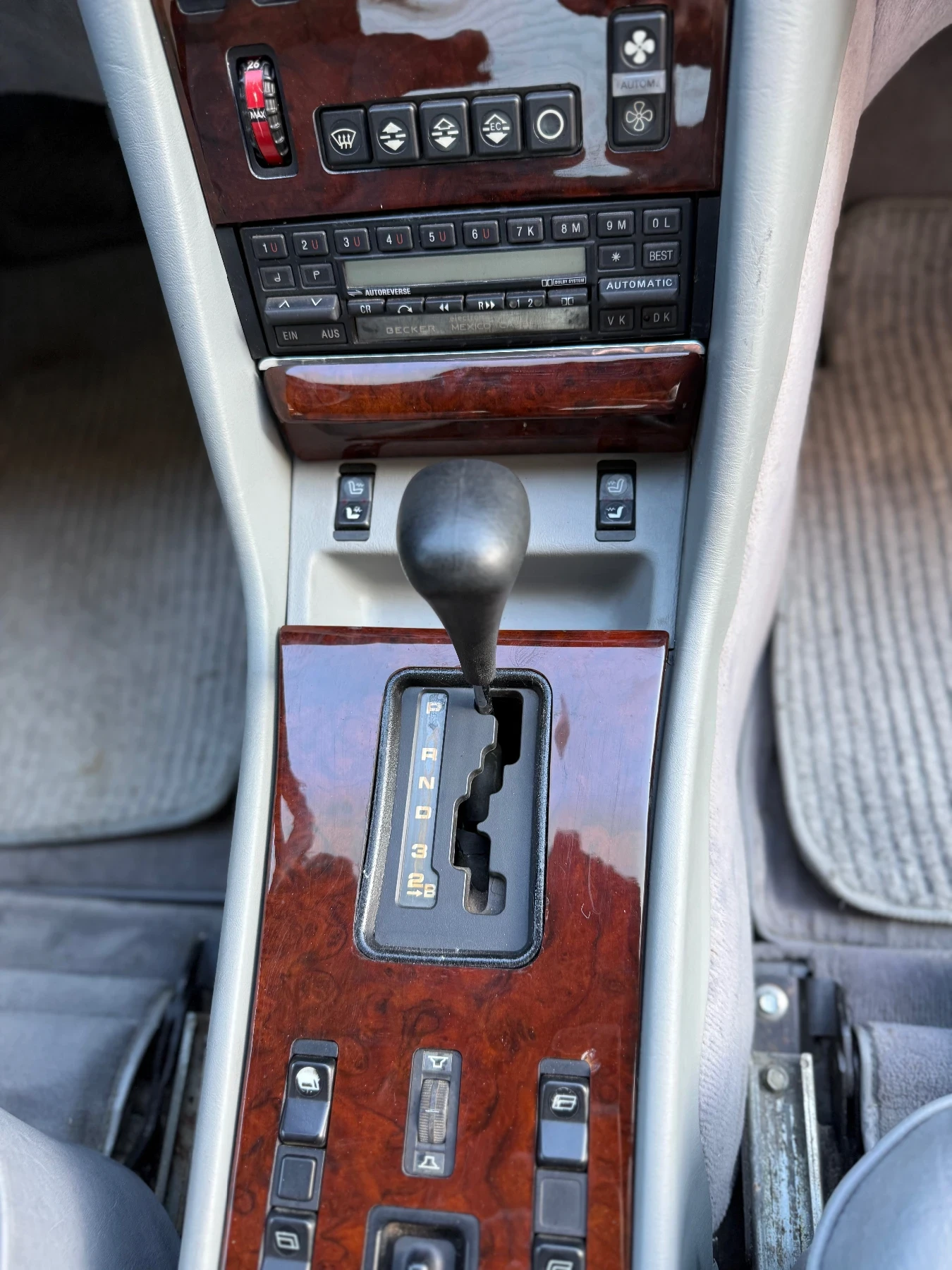 Mercedes-Benz 126 500 sec, снимка 14 - Автомобили и джипове - 53955130