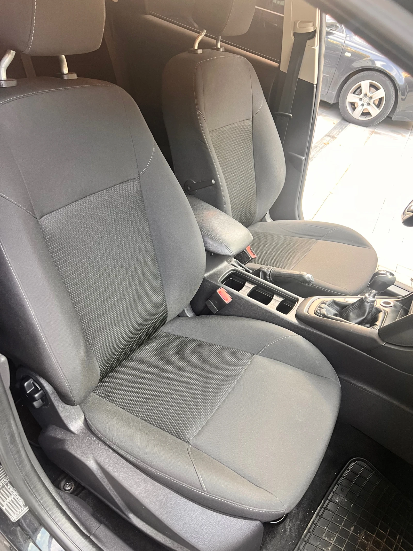 Ford Focus 2.0 Tdci, снимка 9 - Автомобили и джипове - 54061915