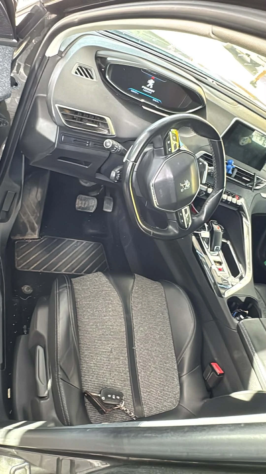 Peugeot 3008 1.6 PureTech, снимка 13 - Автомобили и джипове - 54339107