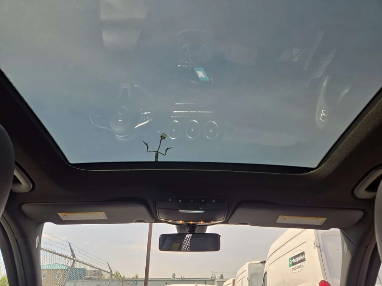 Mercedes-Benz C 300  4MATIC / CAMERA / ПОДГРЕВИ / АВТОКРЕДИТ , снимка 13 - Автомобили и джипове - 54923781