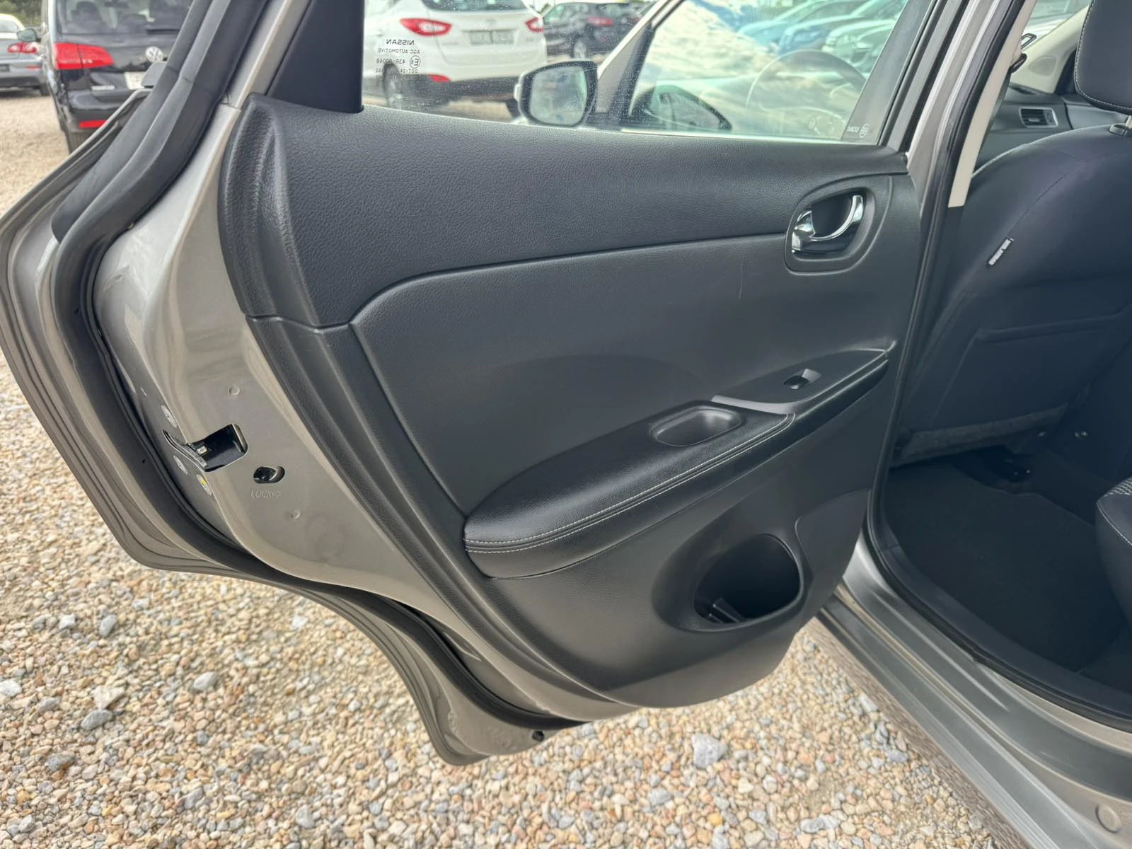 Nissan Pulsar 1.2, снимка 7 - Автомобили и джипове - 55190595