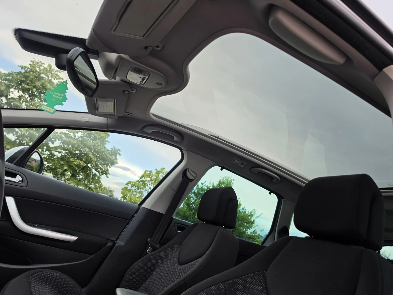 Peugeot 308 1.6 HDI PANORAMA, снимка 13 - Автомобили и джипове - 55272238