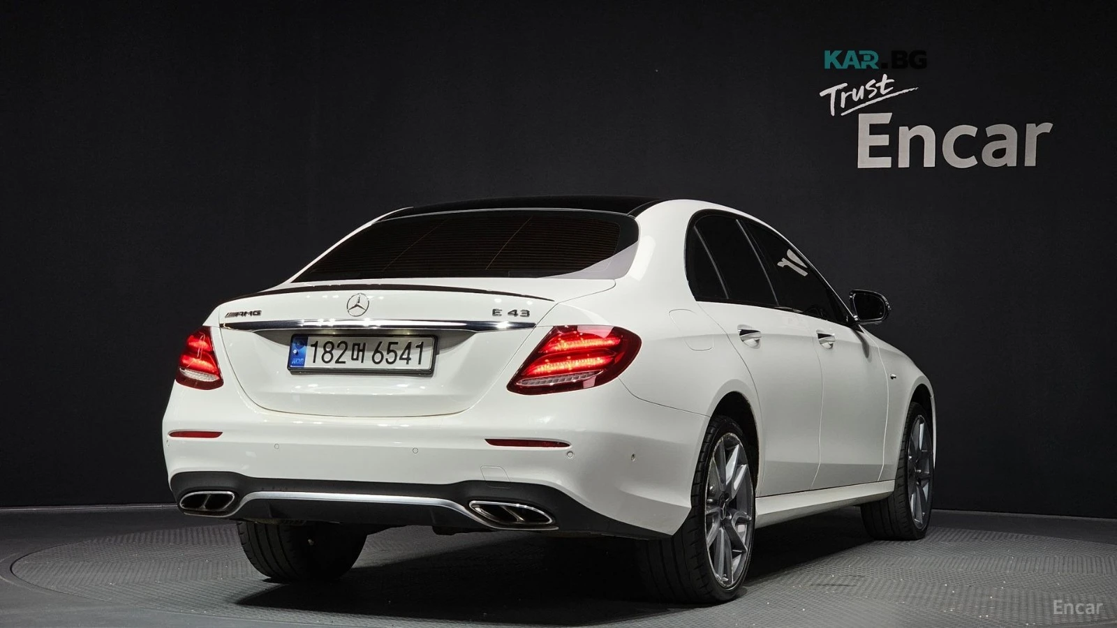 Mercedes-Benz E 43 AMG 4MATIC* DISTRONIC* BURMESTER* 360* МАСАЖИ* ОБДУХ, снимка 3 - Автомобили и джипове - 55707609