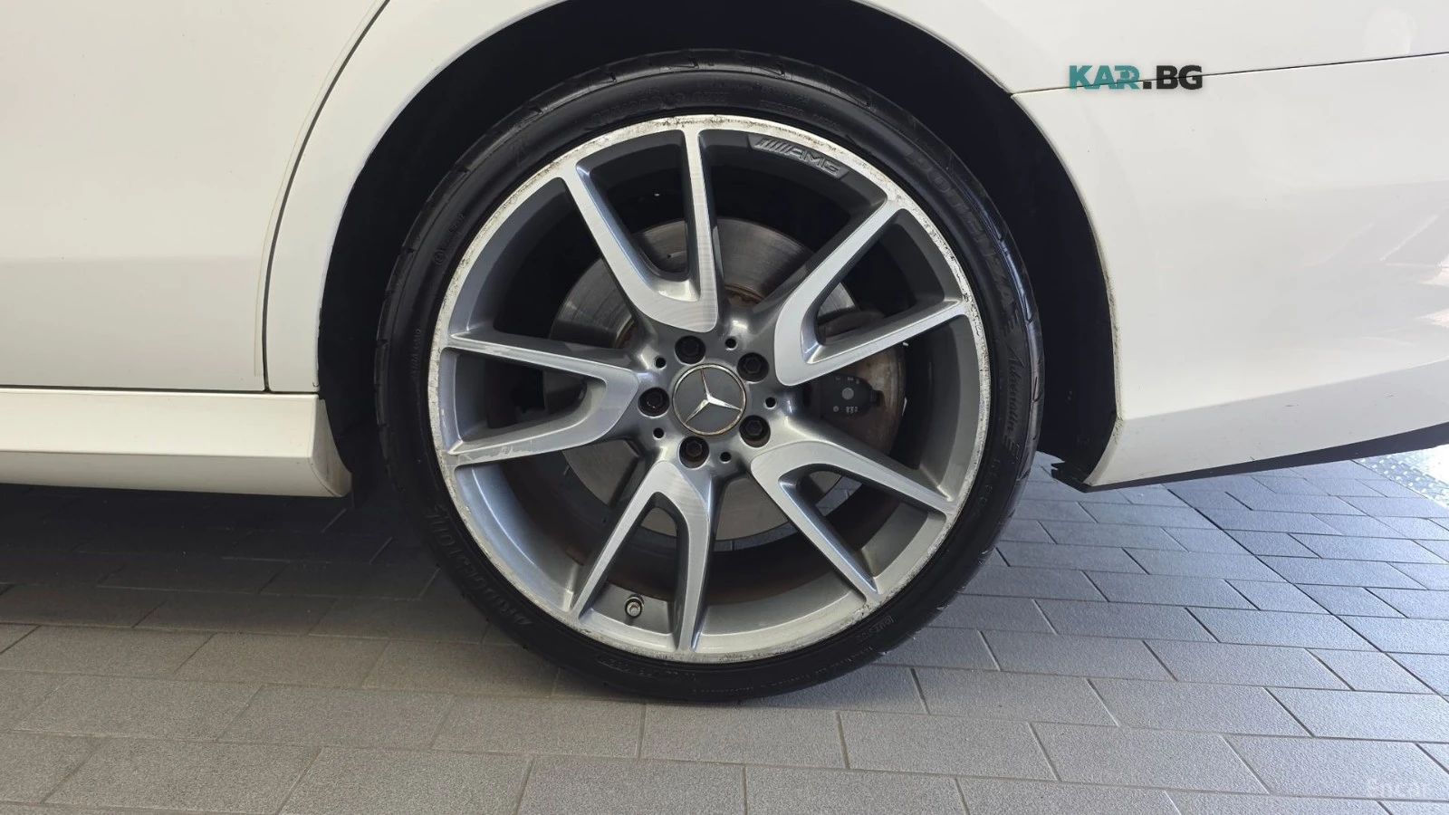 Mercedes-Benz E 43 AMG 4MATIC* DISTRONIC* BURMESTER* 360* МАСАЖИ* ОБДУХ, снимка 16 - Автомобили и джипове - 55707609