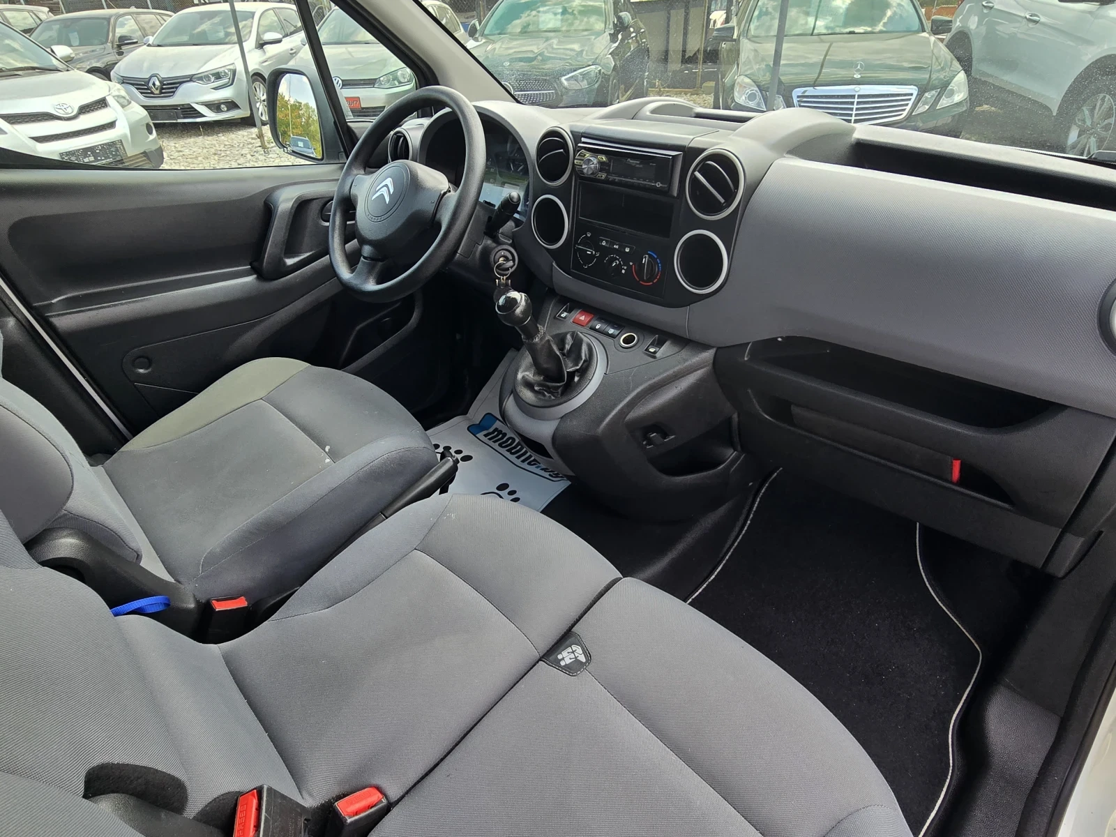 Citroen Berlingo Внос Италия Топ състояние лизинг 100% одобрение, снимка 12 - Автомобили и джипове - 55789158