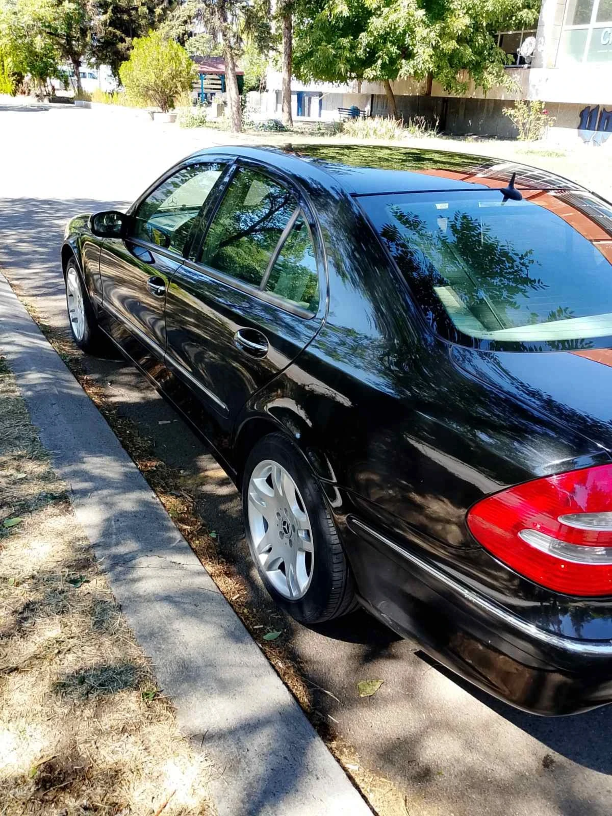 Mercedes-Benz E 350, снимка 5 - Автомобили и джипове - 56105055