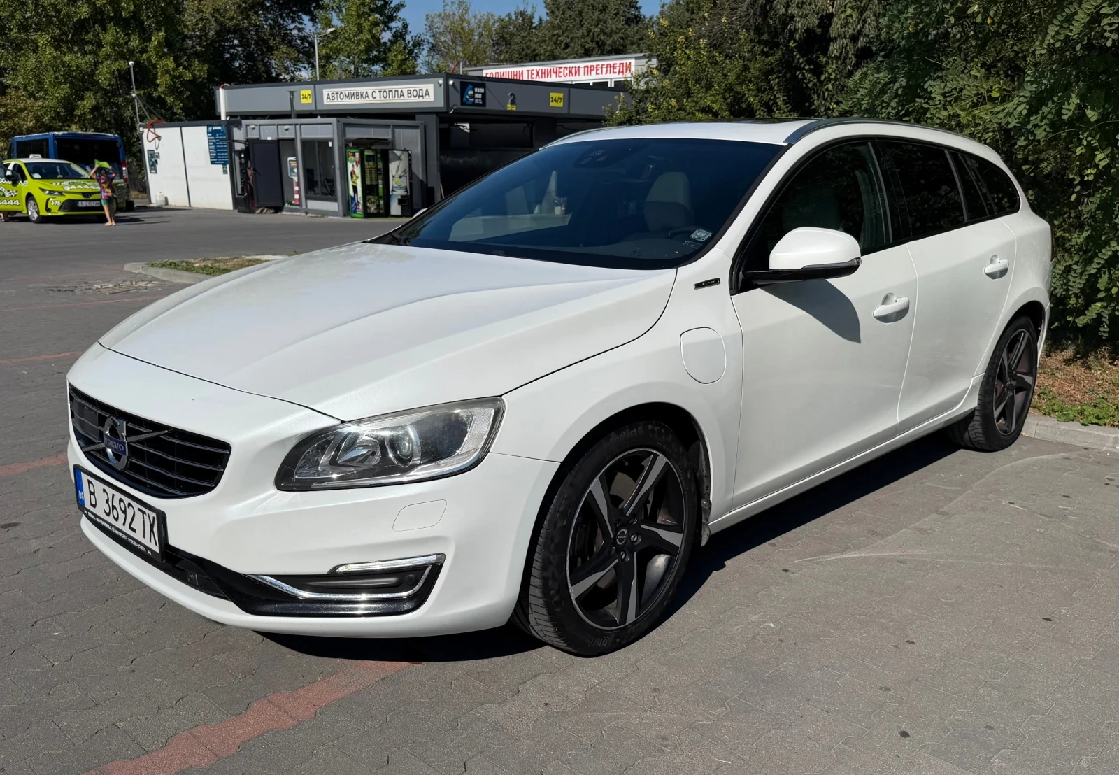Volvo V60 2.4D5 Twin Engine Plug-in Hybrid AWD