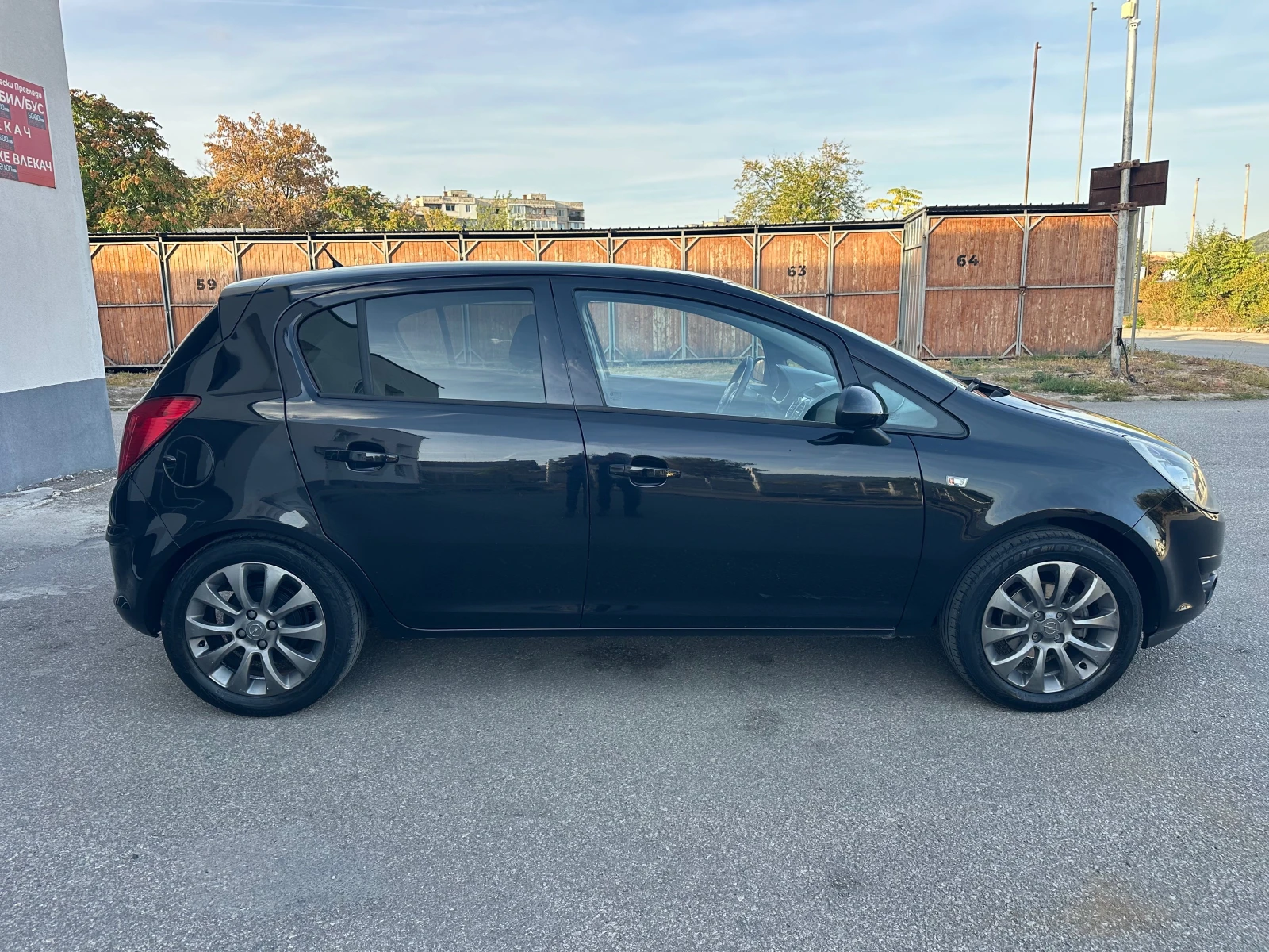 Opel Corsa 1.2i LPG 111 Edition Италия, снимка 8 - Автомобили и джипове - 56330528